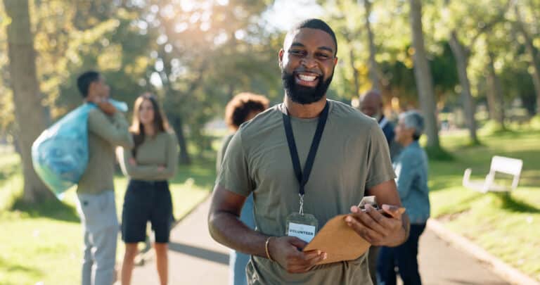 Psychology student volunteers their time while gaining experience in a community setting